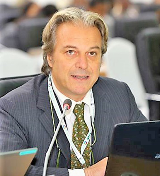 Dr. Roberto Valenti